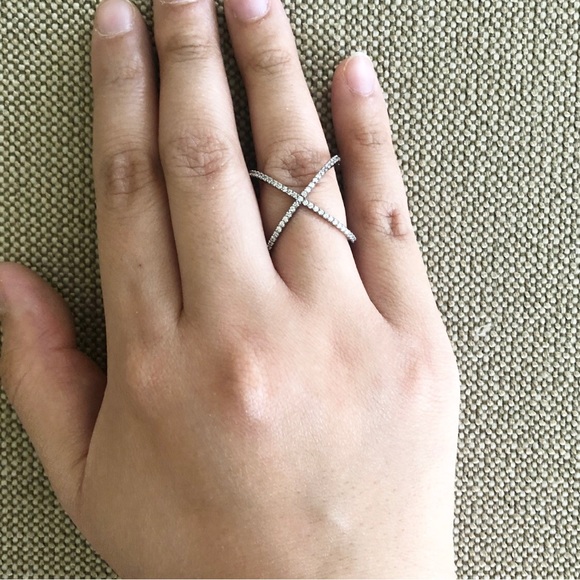 X Crisscross Ring - Picture 4 of 4